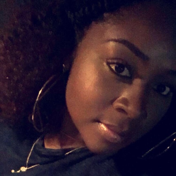 Meet your Posher, Zakiya - Picture 1 of 1